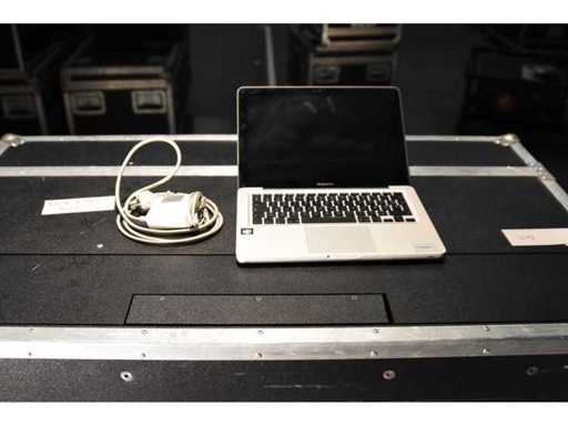 Apple - Macbook Pro 13 Inch - Laptop