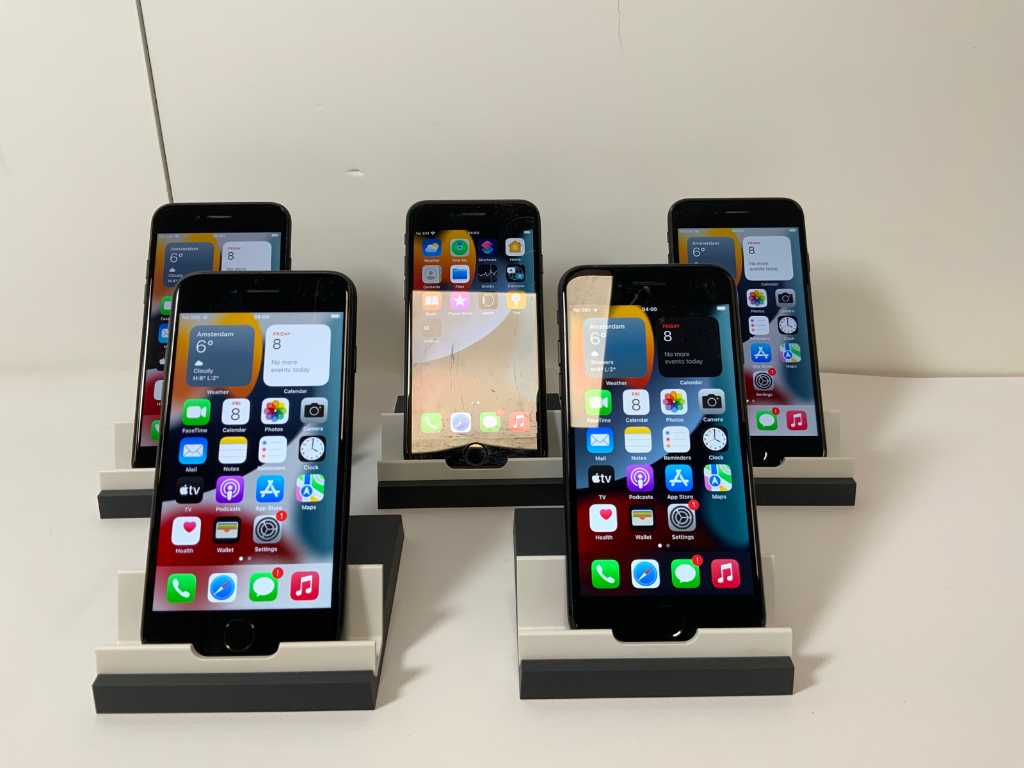 Apple iPhone 7 (32GB) - Black : : Electronics