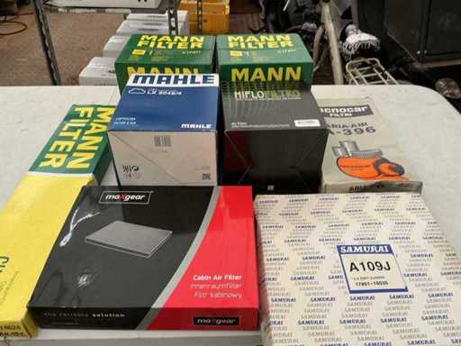Lotti vari inclusi filtri dell'aria per auto