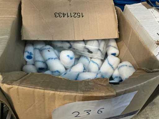 Batch of lacquer rollers