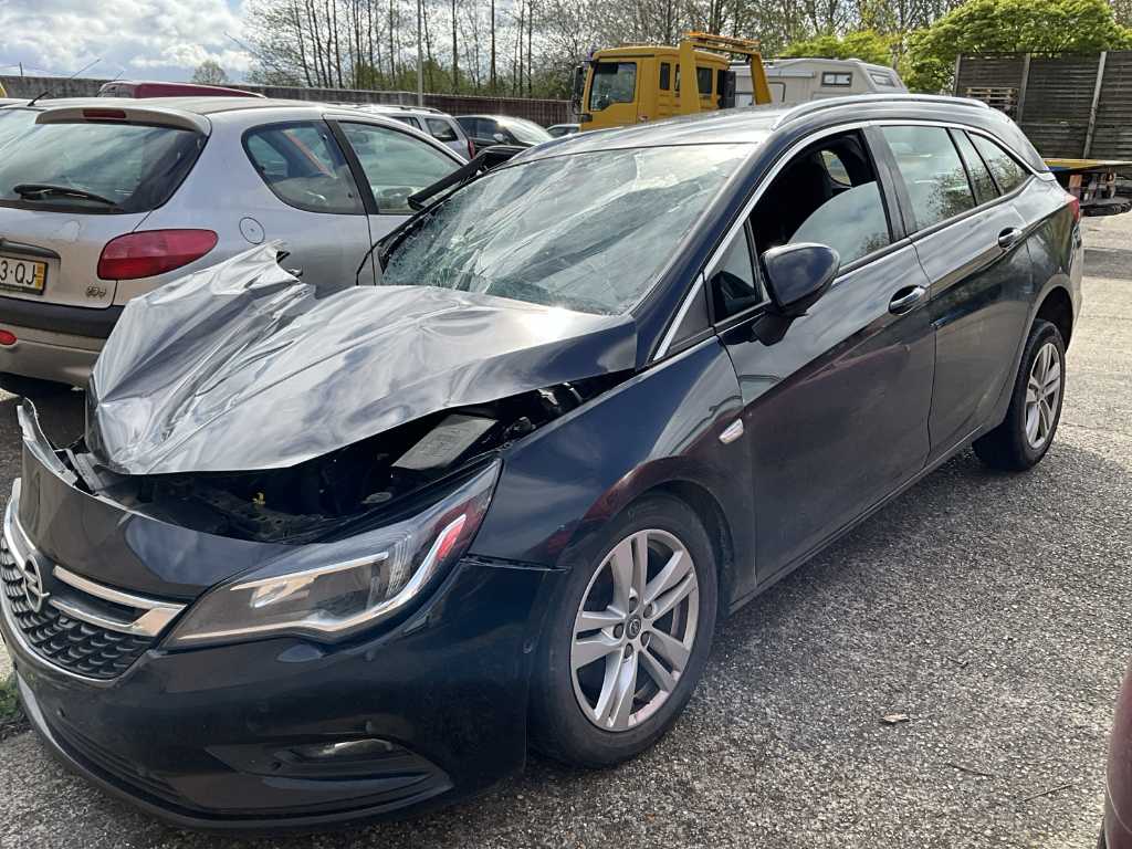 2017 Opel Astra sports tourer Passenger car with damage