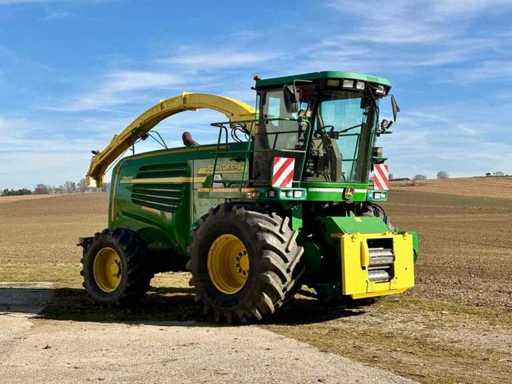 2003 JOHN DEERE 7500 Feldhäcksler