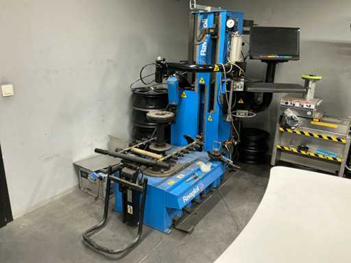 2014 Ravagliolo G1500.3IT Plus Tire Disassembly Device