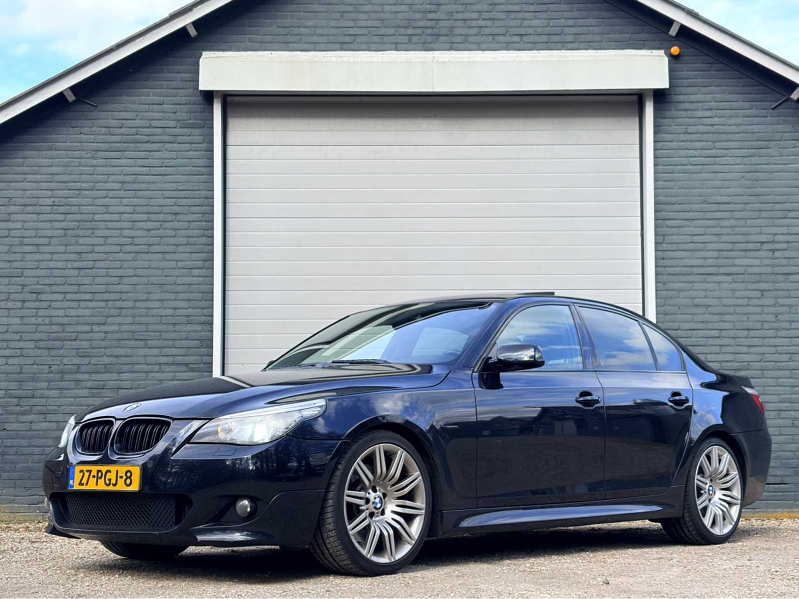BMW 530i z 2008 r. z automatyczną skrzynią biegów – samochód osobowy