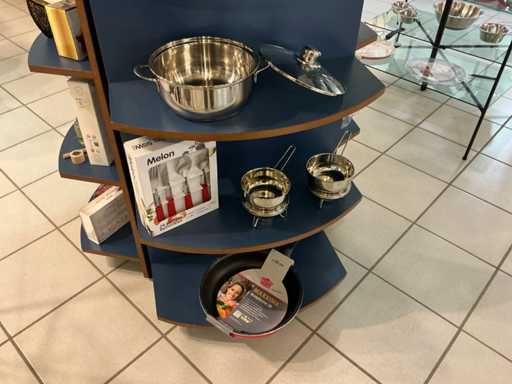 Gsw/Sswkookpotset 3 delig ,pannetjes met warmer, bakpan 28 cm,  24 delig bestek