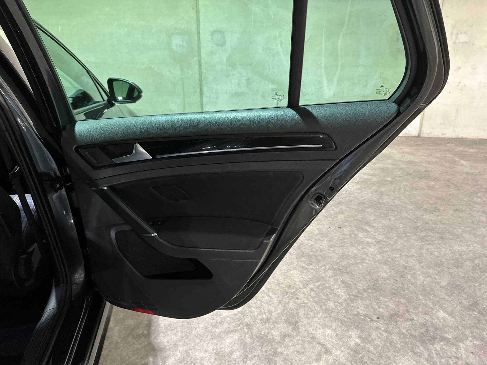 Volkswagen Golf GTE 1.4 TSI 204pk 2015 (Origineel-NL), 1-ZNB-51