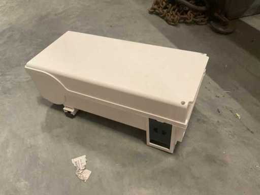 Schneider electric Canalis KSB 100SE4 Aftakkast railkoker