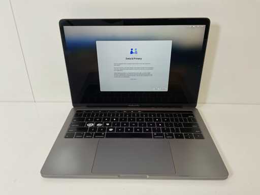 Apple MacBook Pro 13.3", Core(TM) i7 8a generazione, 16 GB di RAM, 1 TB di laptop NVMe