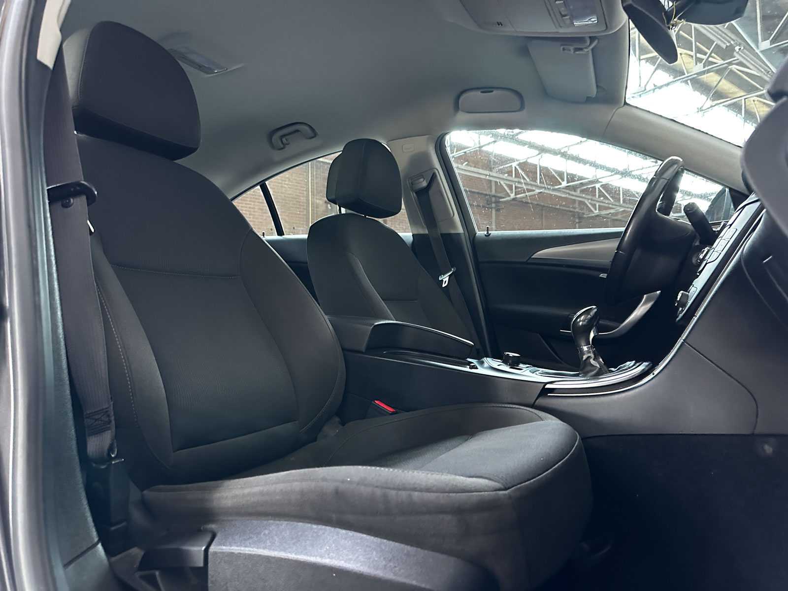 Opel Insignia 1.6 T Edition 179pk 2010 (Origineel-NL), 45-NJT-2