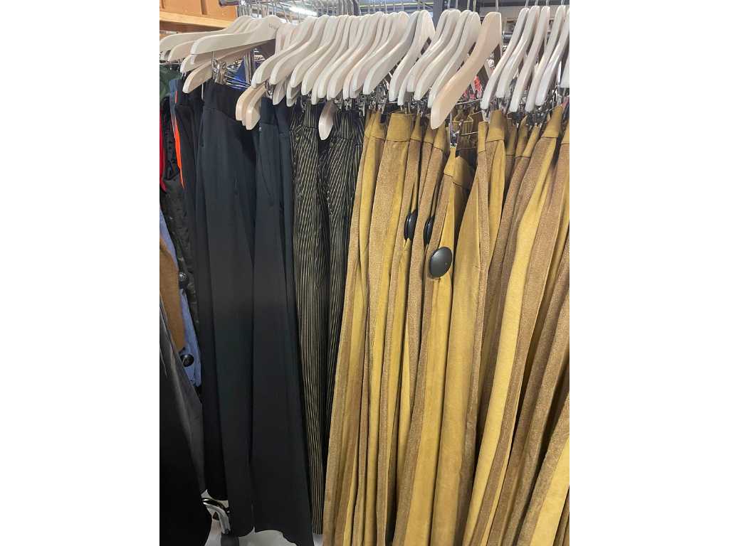 Lot van 71 dameskleding (jurken en broeken) van het merk Sandwich_ nieuwe items - diverse maten