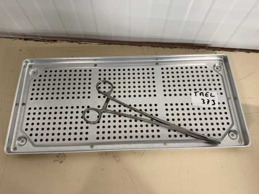 Melag – Perforiertes Tablett 42x18 cm mit Werkzeugen