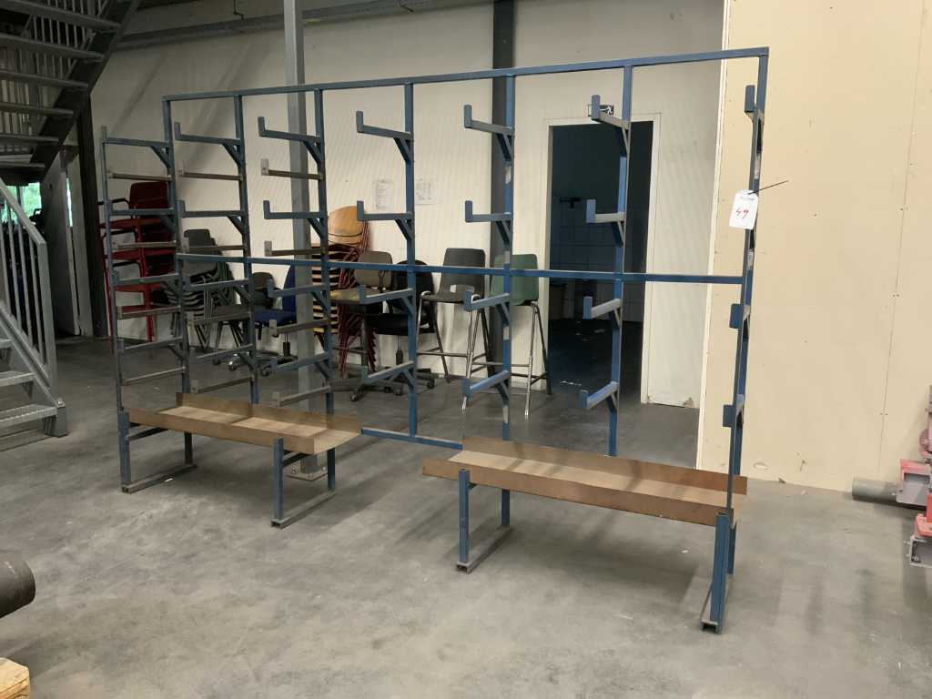 Cantilever rack self-assembly