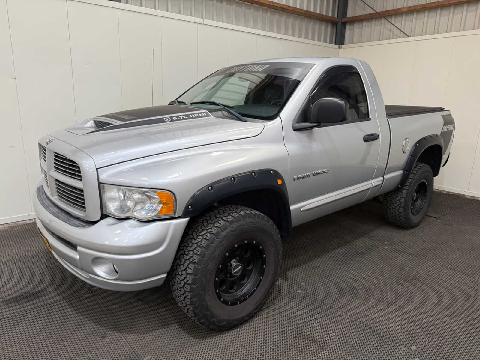 Dodge – RAM 1500 – Hemi 5.7 – Commercial vehicle – 2005