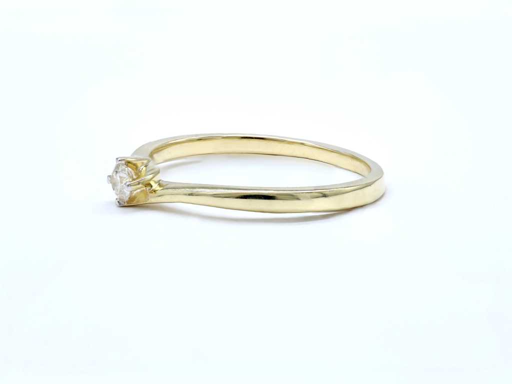 14 KT Yellow gold Ring with Natural Diamonds