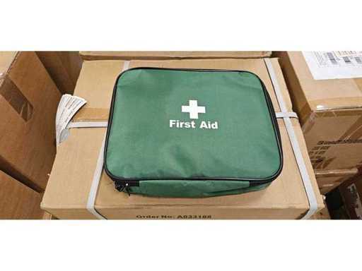 220x Erste-Hilfe-Sets DIN 13164 & Warndreiecke – CBF