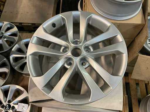 Nissan 7,0Jx17H2 Rim Set
