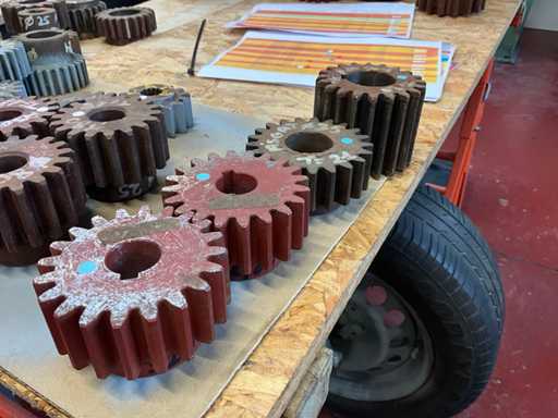 Various sizes of pinions