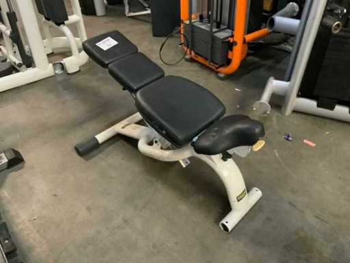 Technogym Selection line adjustable bench Krachtstation