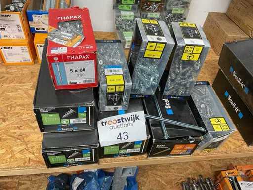 Schlaghülsen und Schrauben