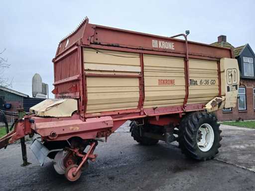Wagon chargeur Krone Titan 6/36 GD 1990