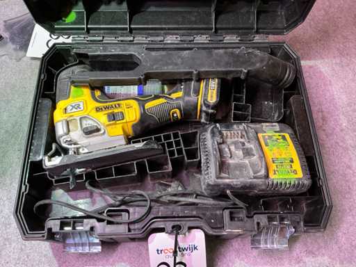 DeWalt DCS335 Fer?str?u vertical f?r? fir