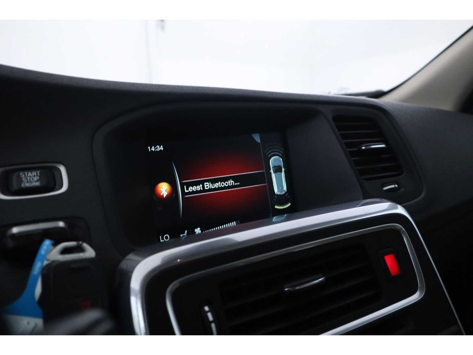Volvo V60 D6 Twin Engine Summum 2.4 220pk 2016, PJ-943-V