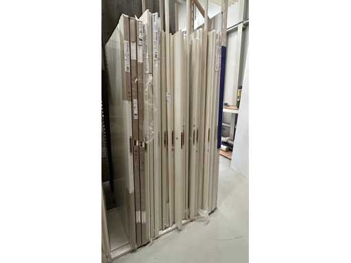Various interior doors (23x)