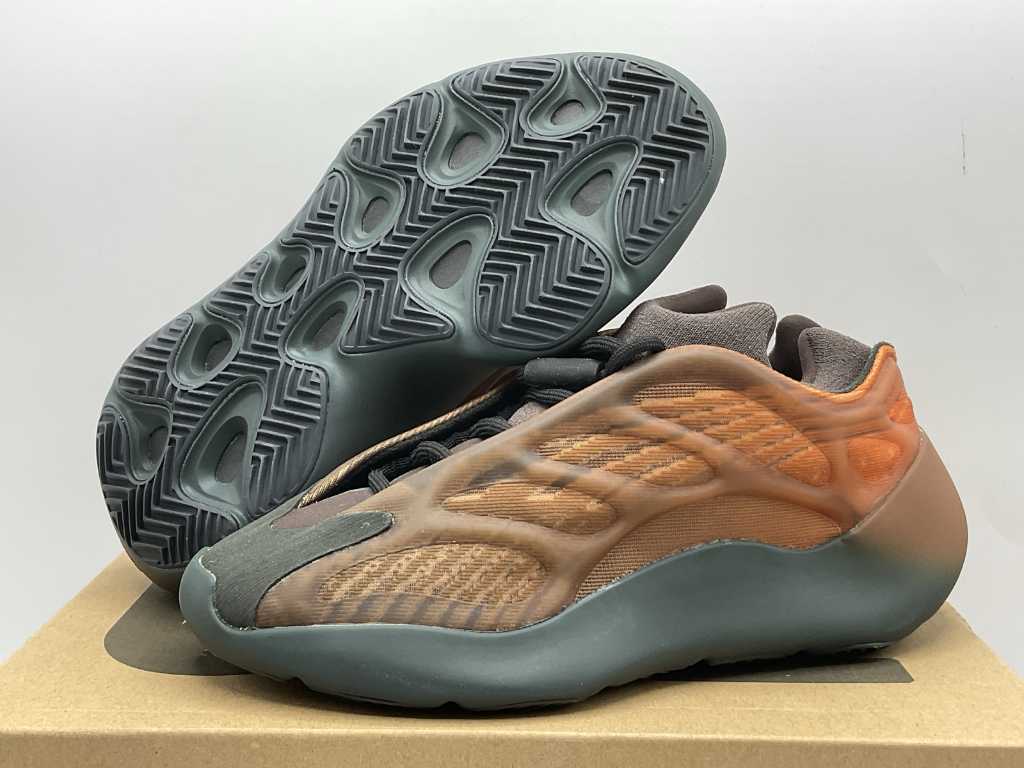 Adidas Yeezy 700 V3 Copper Fade Sneakers 36