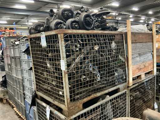 Batch of Mercedes-Benz auto parts