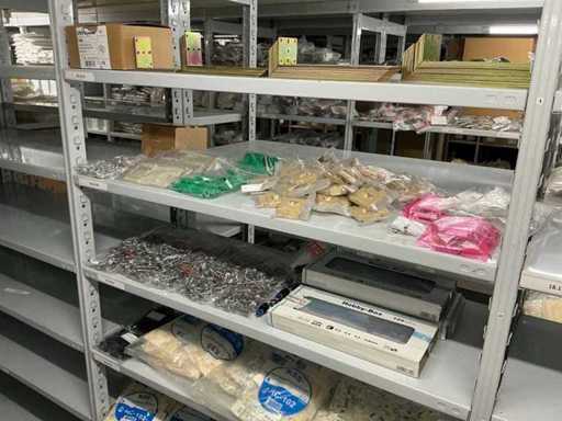 Lot de diverse materiale de instalare (172x)