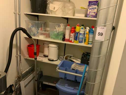 Carrello e utensili per la pulizia