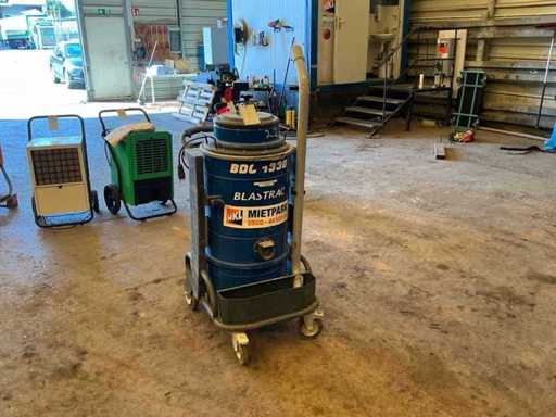 2016 BLASTRAC BDC1330 Industrial Vacuum Cleaner