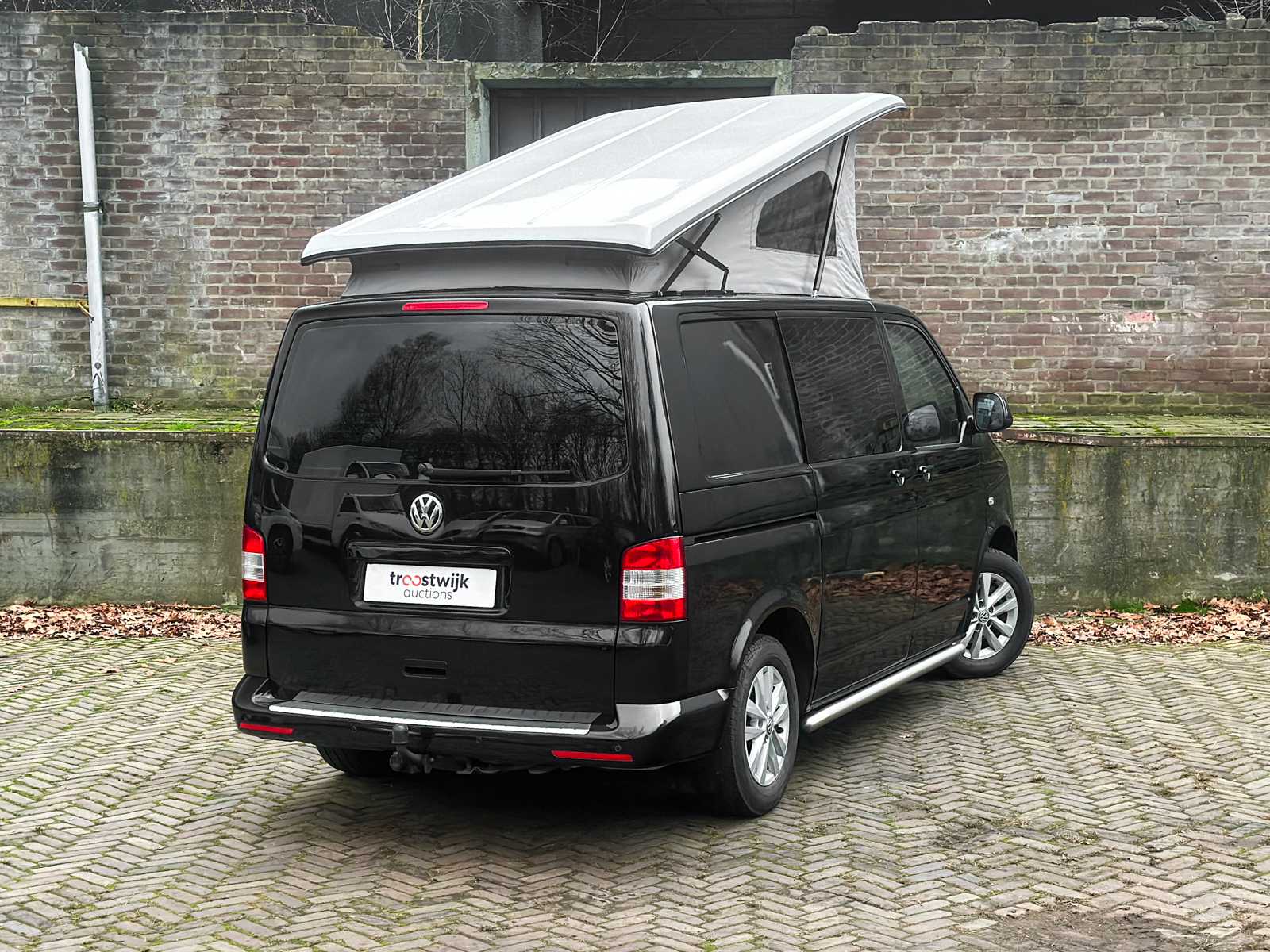 Volkswagen Transporter 7J0 T5 2.0 L1H1 84kW Camper 116pk 2012, HXR-32-F