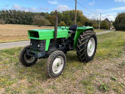 Massey Ferguson 155 Tweewielaangedreven landbouwtractor