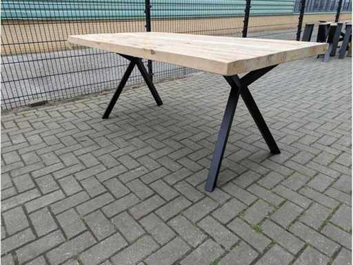 Garden table rustic Acacia wood 190 x 95 x 77cm. Metal y base