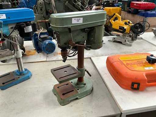 Macchina per perforazione a colonna Ferm AE 102