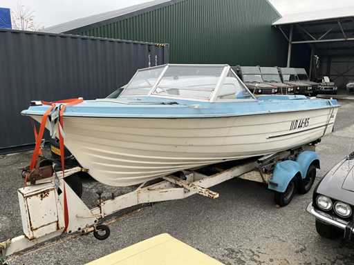 MFG – Motorboot mit Anhänger