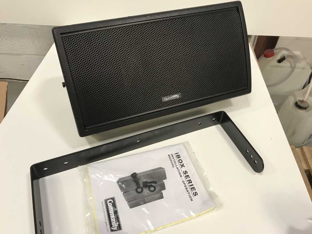 Community I2W8 Loudspeaker Speaker in doos met ophang beugel