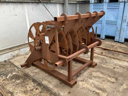 Avvolgitore per tubo per irrigazione a goccia a 4 file