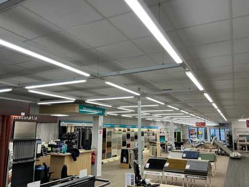 Winkelverlichting 100 meter rails met ledbalken en 22 spots