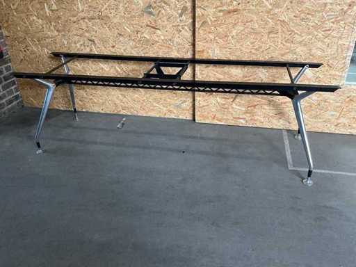 Tavolo da ufficio in struttura 233x58x70cm (3x)