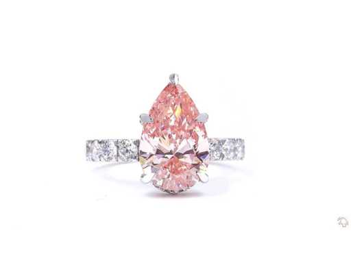 18 Karaat witgouden ring met 5,00 crt. diamant