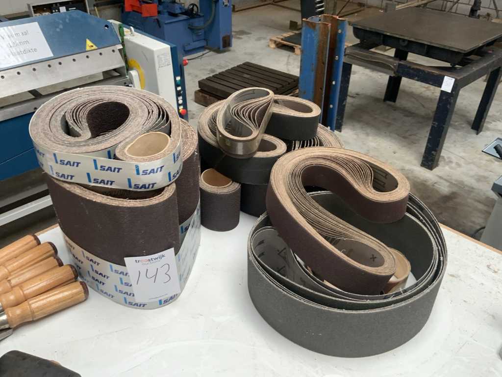 Batch of abrasive belts