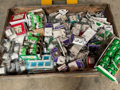 PALLETDEAL diverse schakelmateriaal en toebehoren