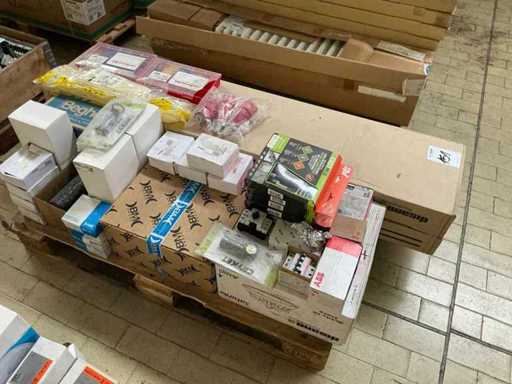 Stock of accessories, spare parts and warehouse stocks