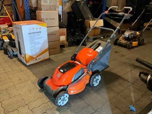 2021 Husqvarna LC 141Vi Akku-Rasenmäher