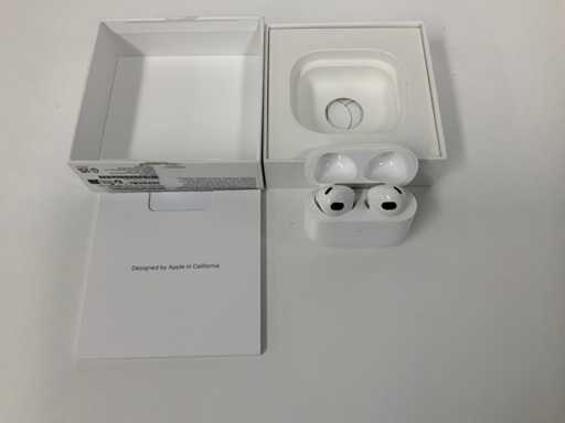 Apple - AirPods 3 cu husă de încărcare MagSafe - MME73AM/A