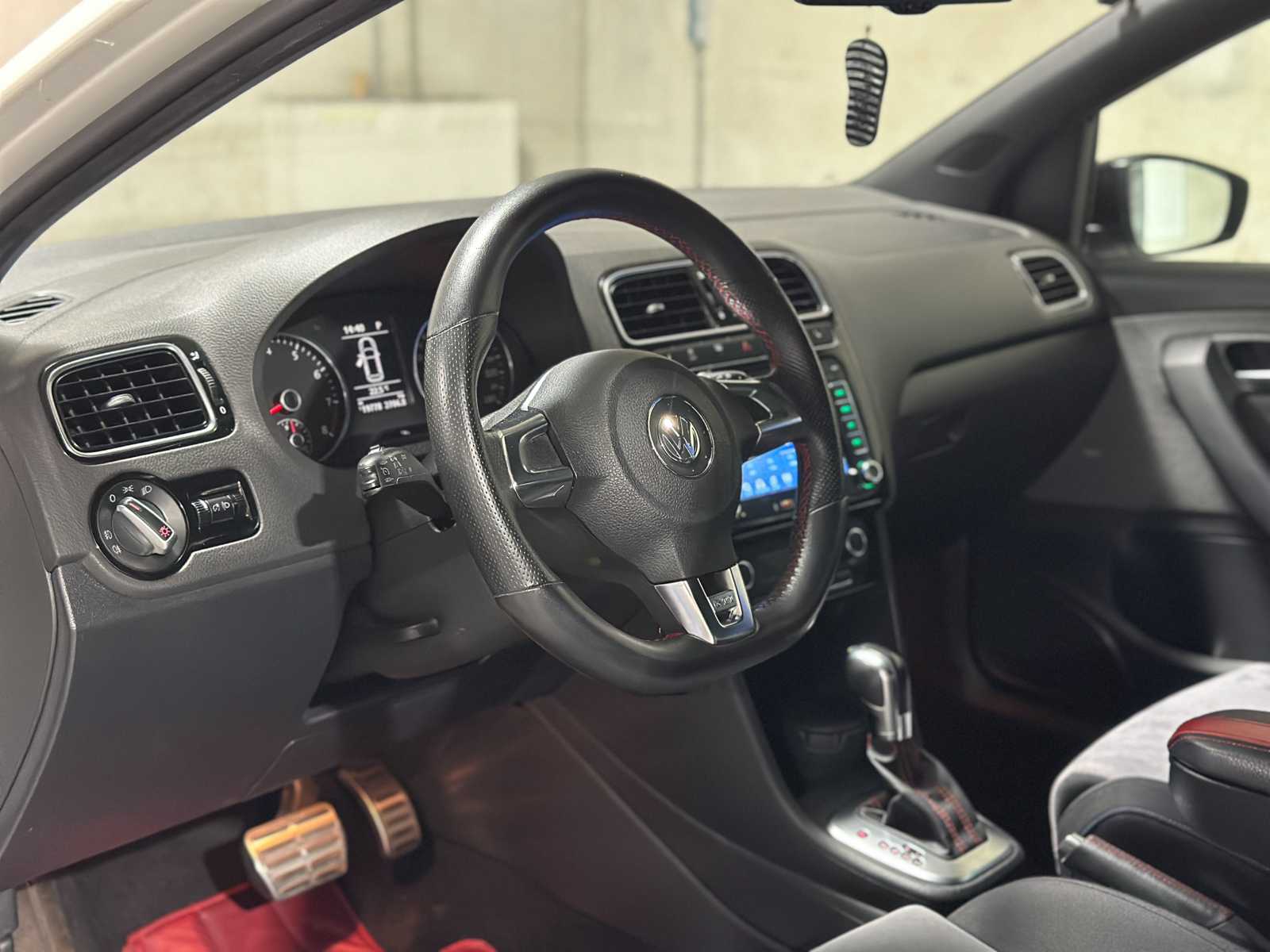 Volkswagen Polo GTI 1.4 TSI 180pk 2011 Automaat, JTL-90-X