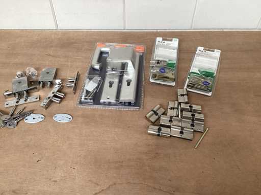 mix kavel diverse sloten en cilinders