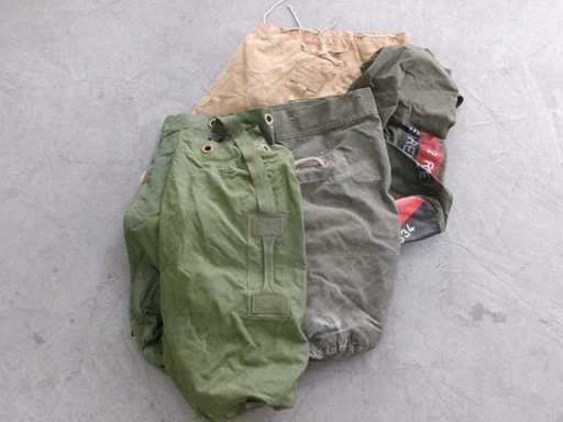 Duffeltas/transporttas Mix, defect, in houten doos (G1)(40x)